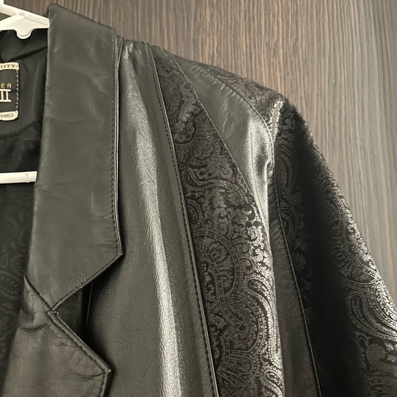 Vintage one-of-a-kind paisley sleeve print leather oversized blazer coat - Picture 5 of 6
